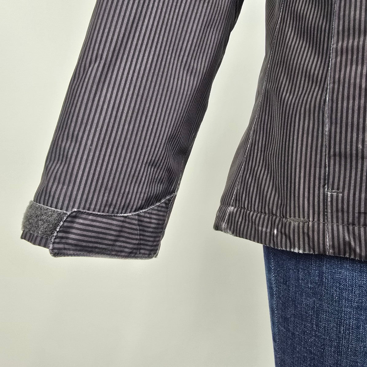 Helly Hansen Outdoor Black Pin Stripe Winter Coat Size M