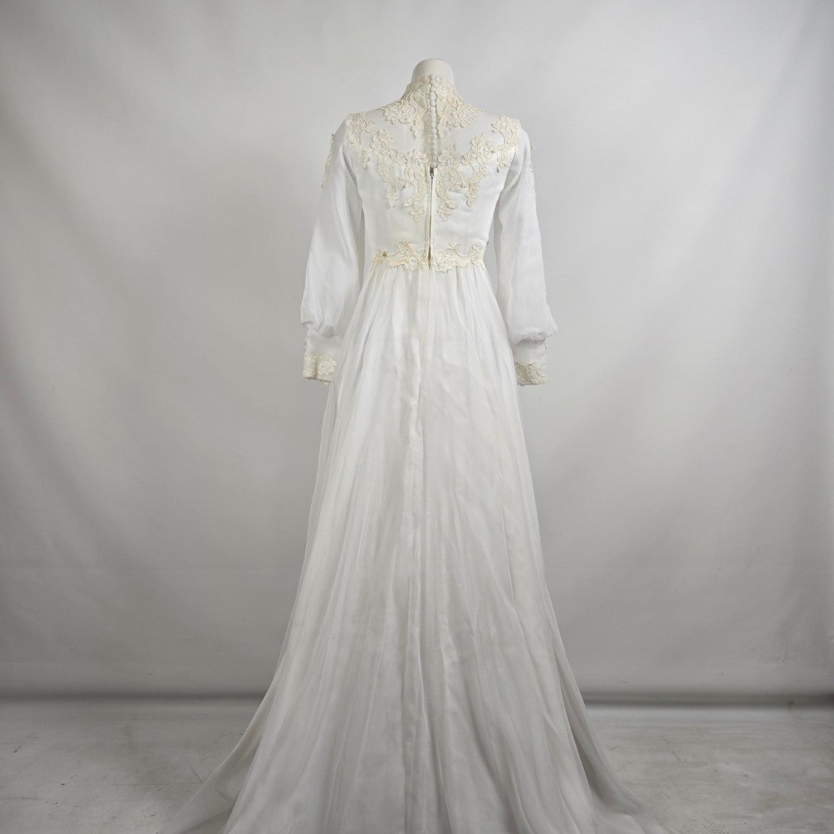 Vintage 1970s Boho White Lace Wedding Gown Size S