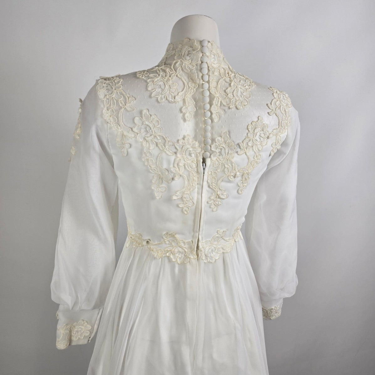 Vintage 1970s Boho White Lace Wedding Gown Size S