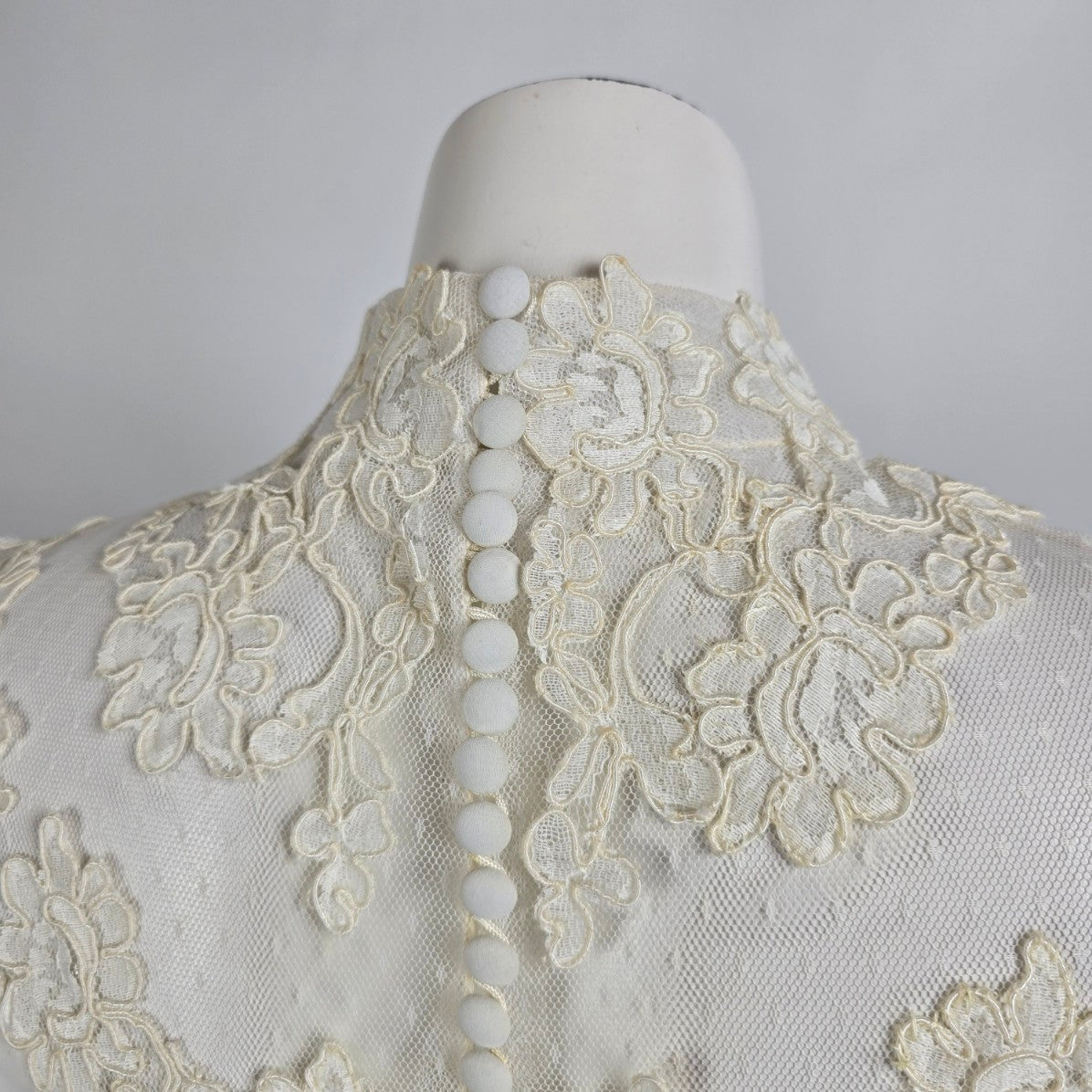 Vintage 1970s Boho White Lace Wedding Gown Size S