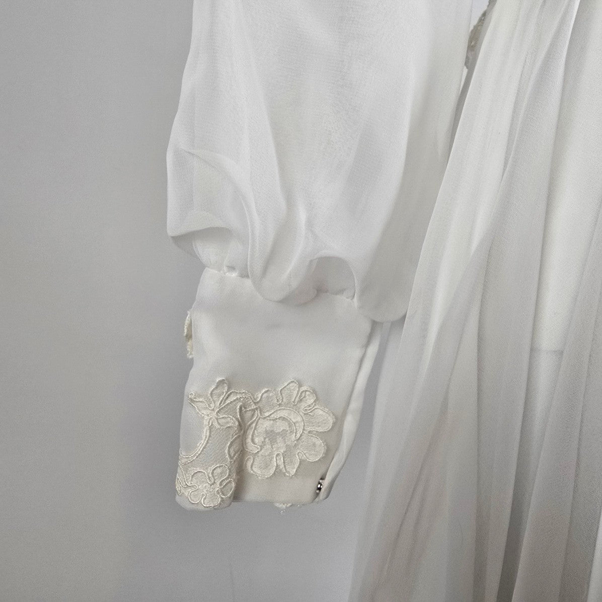 Vintage 1970s Boho White Lace Wedding Gown Size S