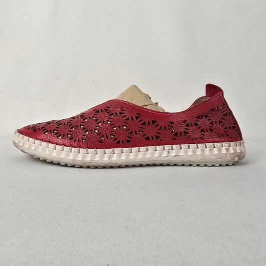 Bueno Daisy Red Leather Slip-On Shoes Size 9.5