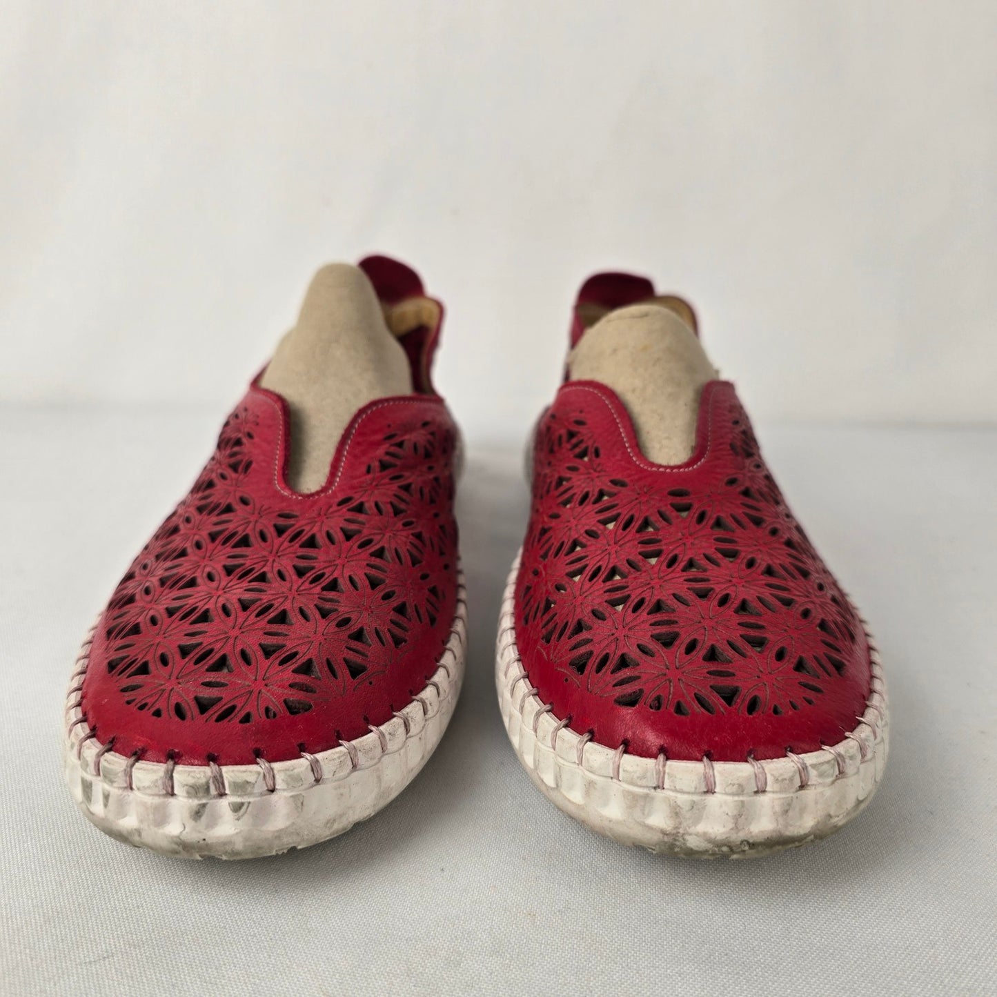 Bueno Daisy Red Leather Slip-On Shoes Size 9.5