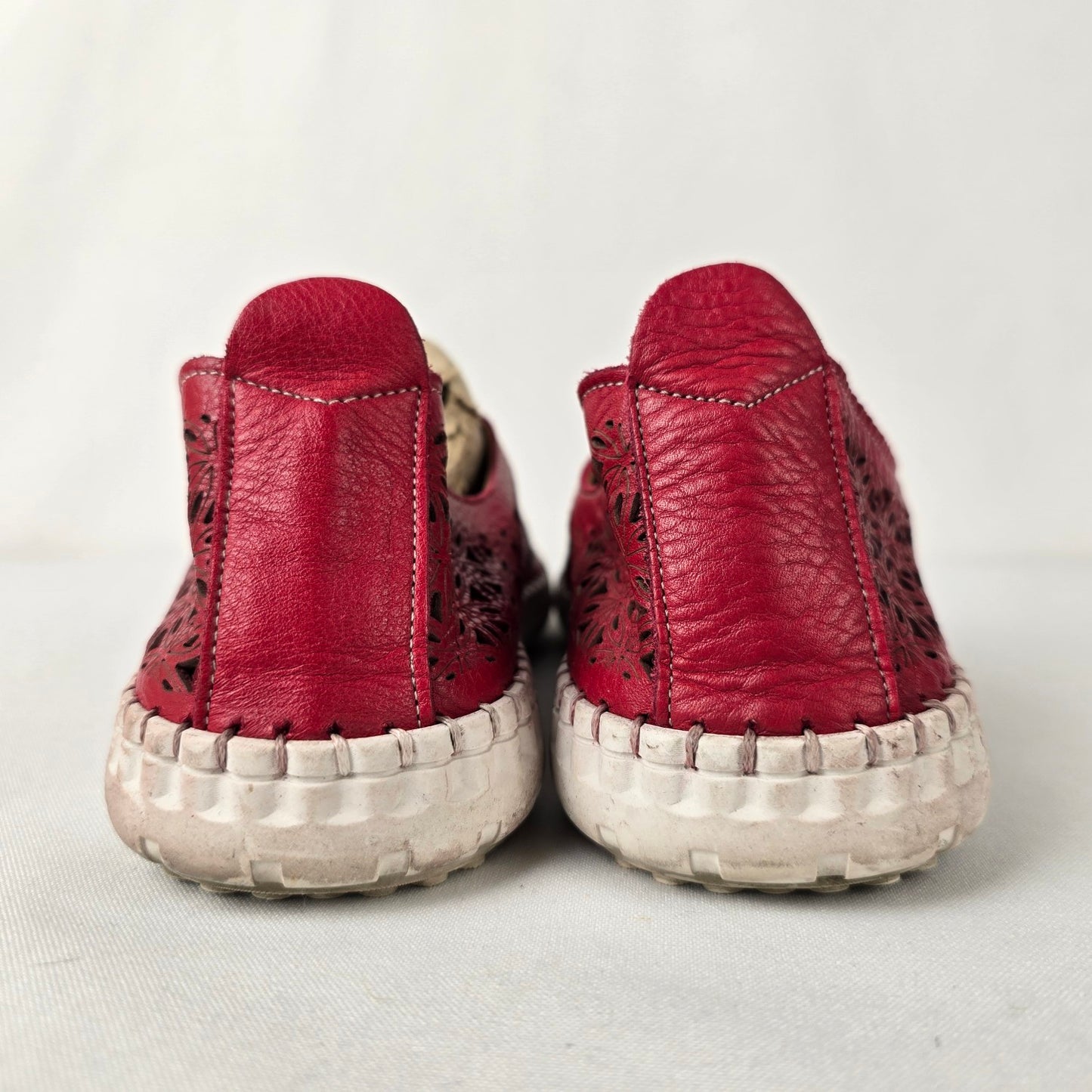 Bueno Daisy Red Leather Slip-On Shoes Size 9.5