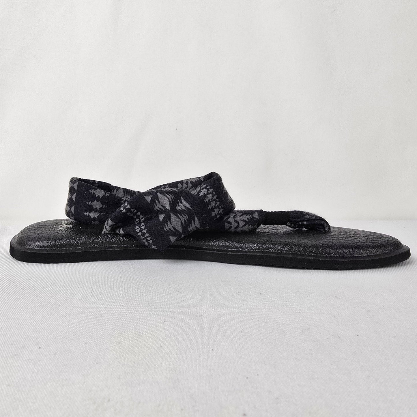 Sanuk Yoga Grey Tribal Knit Sling Sandals Size 11
