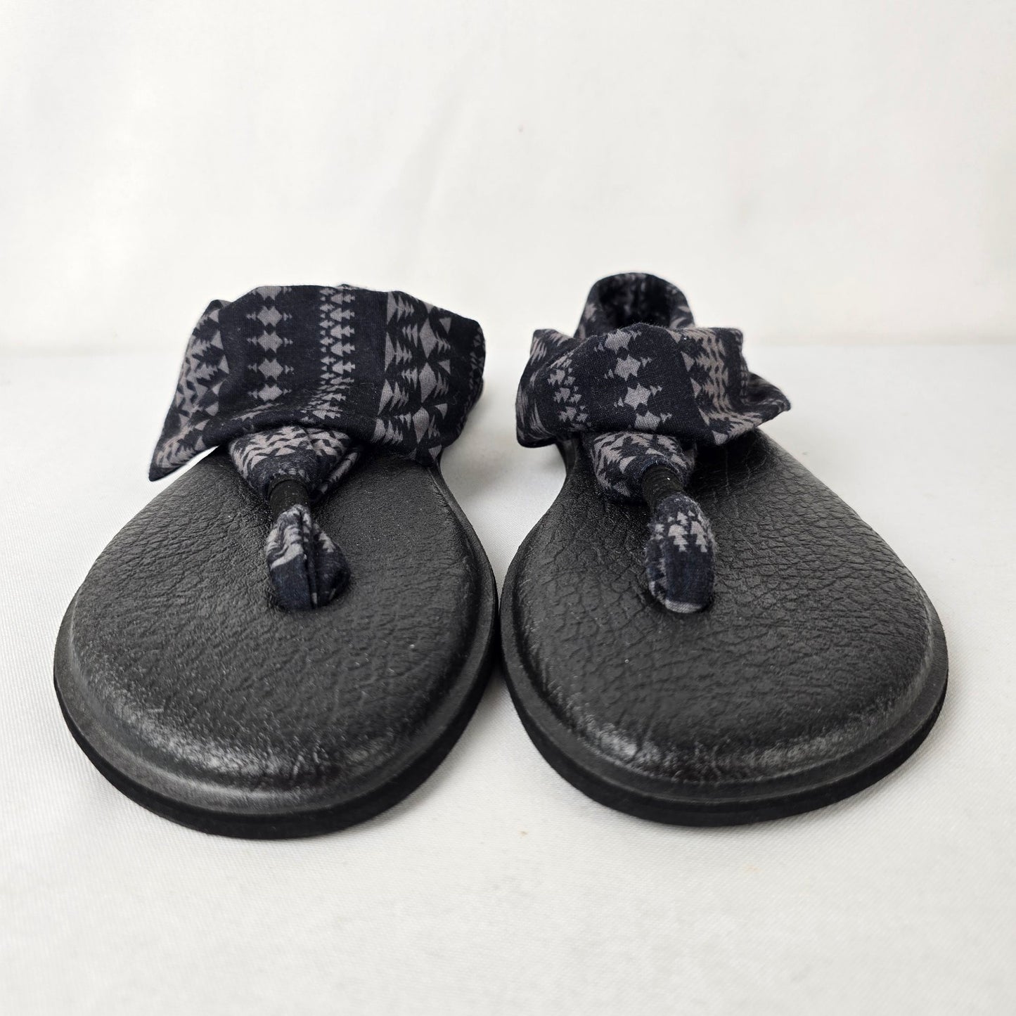 Sanuk Yoga Grey Tribal Knit Sling Sandals Size 11