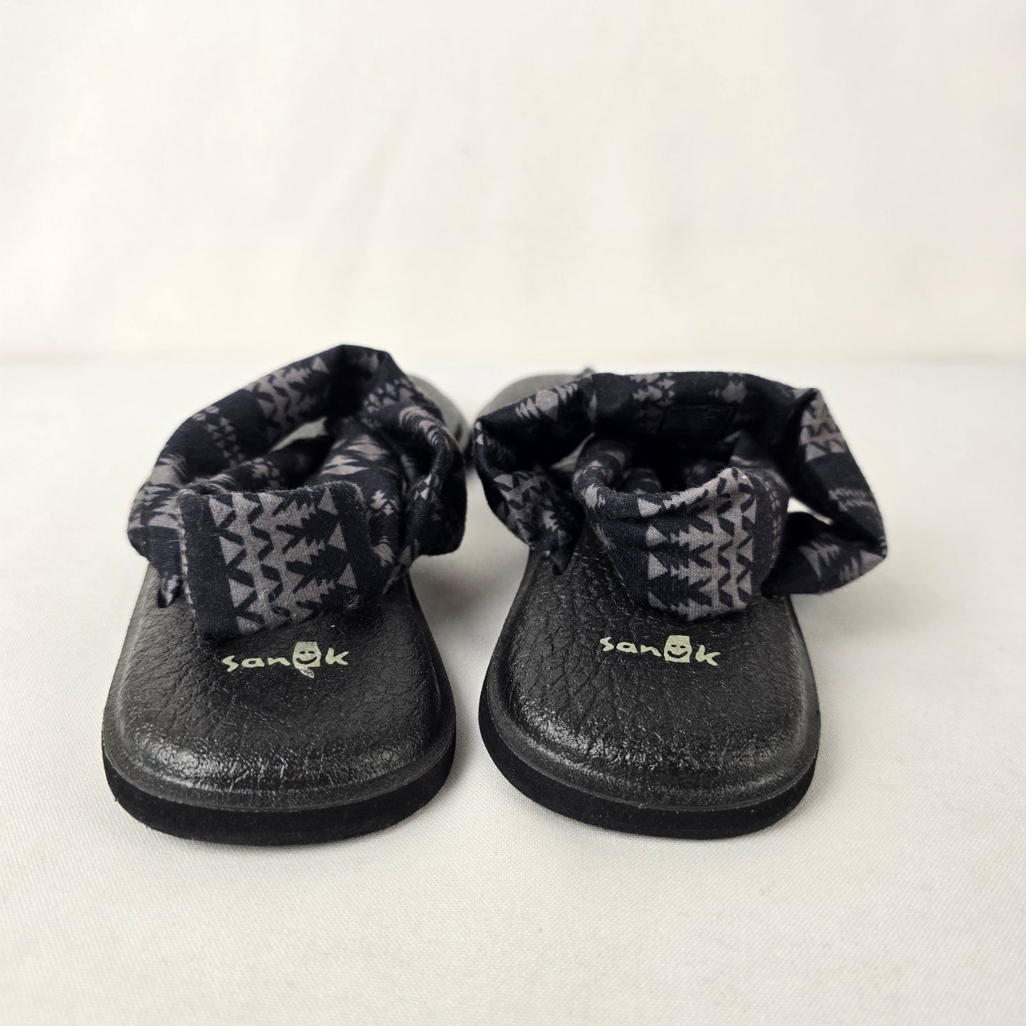 Sanuk Yoga Grey Tribal Knit Sling Sandals Size 11