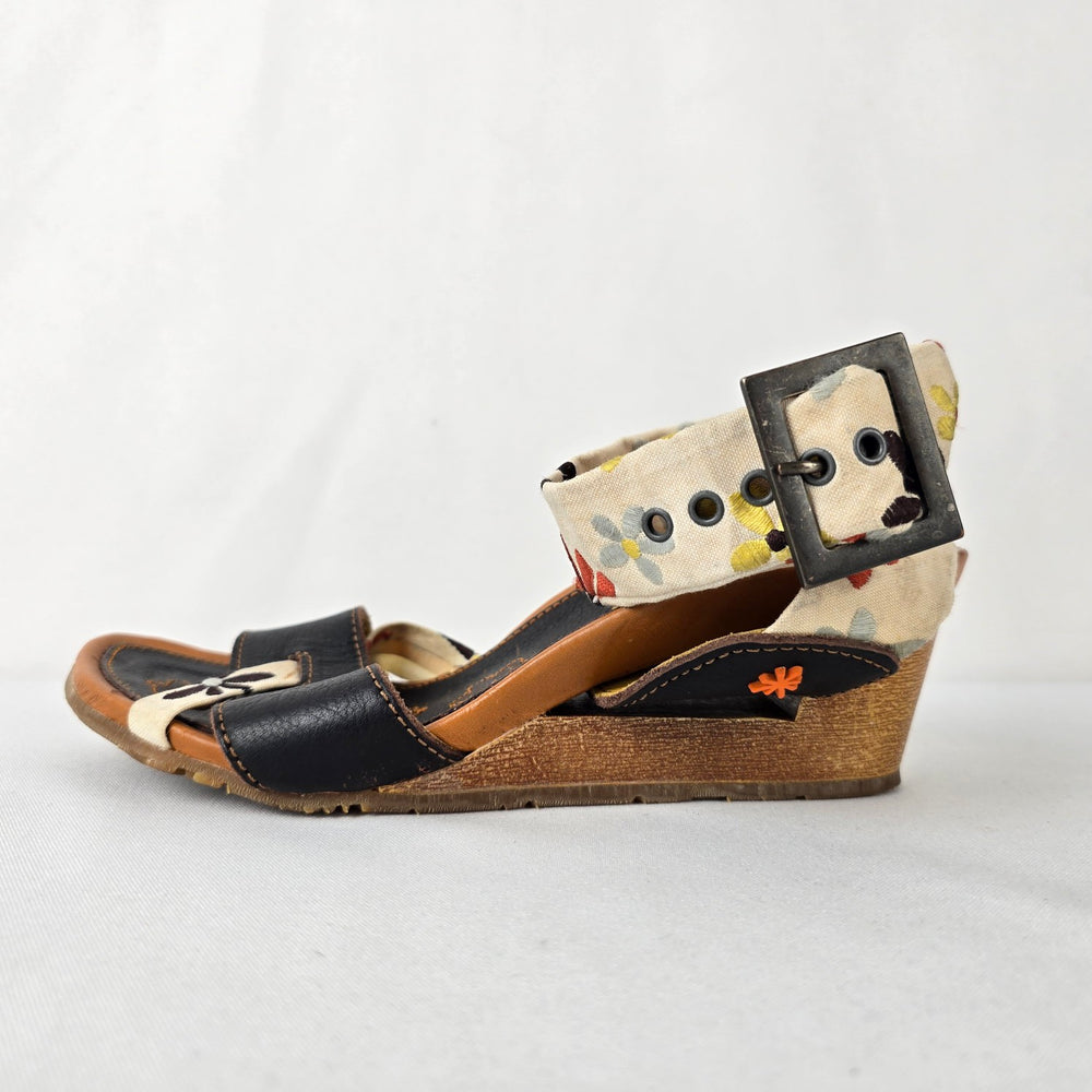 The Art Shoe Company Floral Wedge Ankle Strap Sandals Size 7