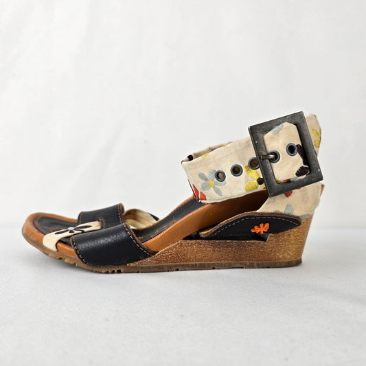 The Art Shoe Company Floral Wedge Ankle Strap Sandals Size 7
