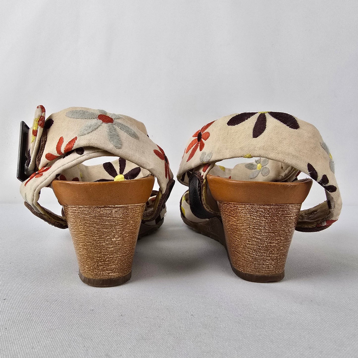 The Art Shoe Company Floral Wedge Ankle Strap Sandals Size 7