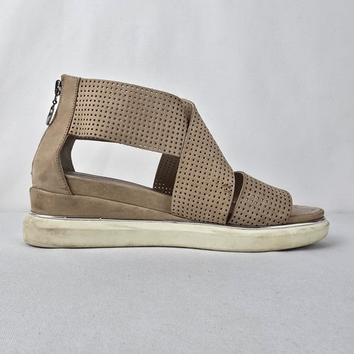 The Wishbone Collection Brown Leather Sandals Size 8