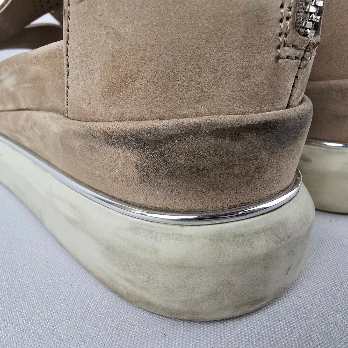 The Wishbone Collection Brown Leather Sandals Size 8