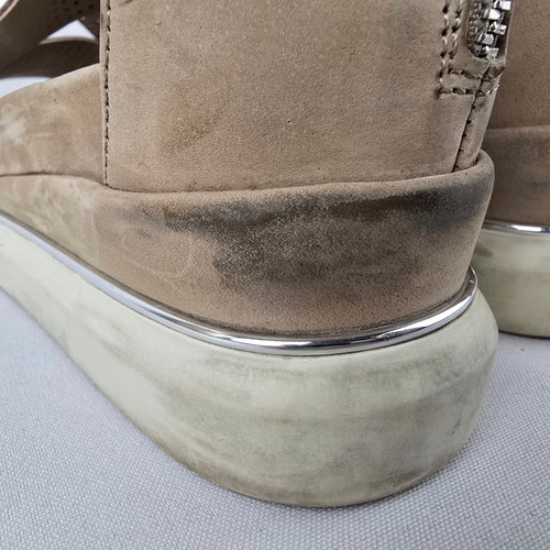 The Wishbone Collection Brown Leather Sandals Size 8