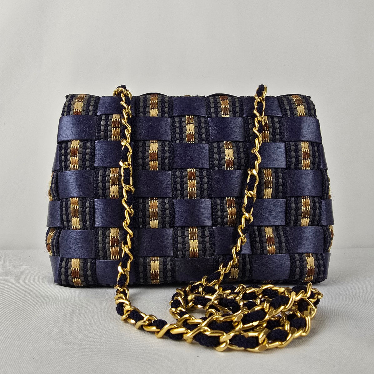 Vintage Made In Italy Blue Basket Weave Shoulder Purse