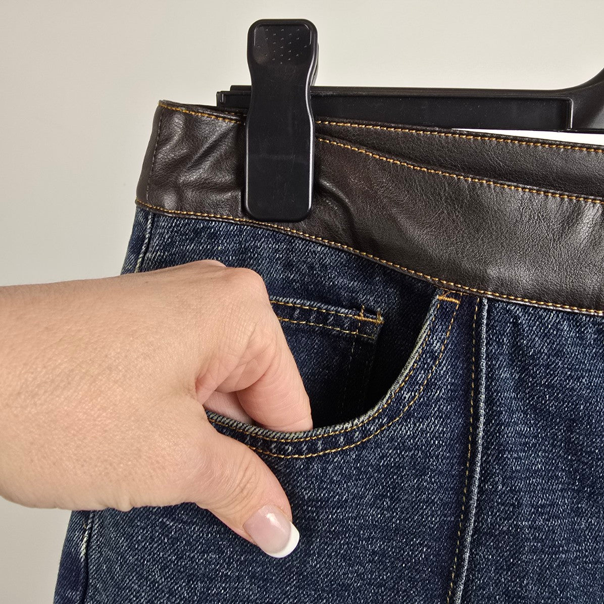 Vintage Modern Woman Wide Leg Vegan Leather Trim Denim Jeans Size 16