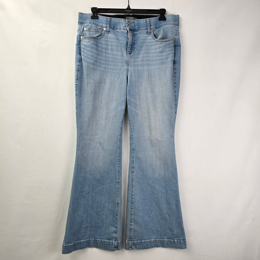 Torrid Light Wash Bombshell Flare Denim Jeans Size 18R