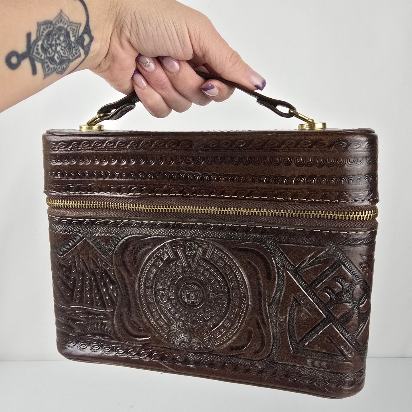 Vintage Handcrafted Embossed Leather Bar Travel Case Clutch Purse