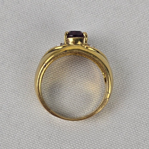 Vintage Gold Tone Purple Stone Crystal Ring Size 8