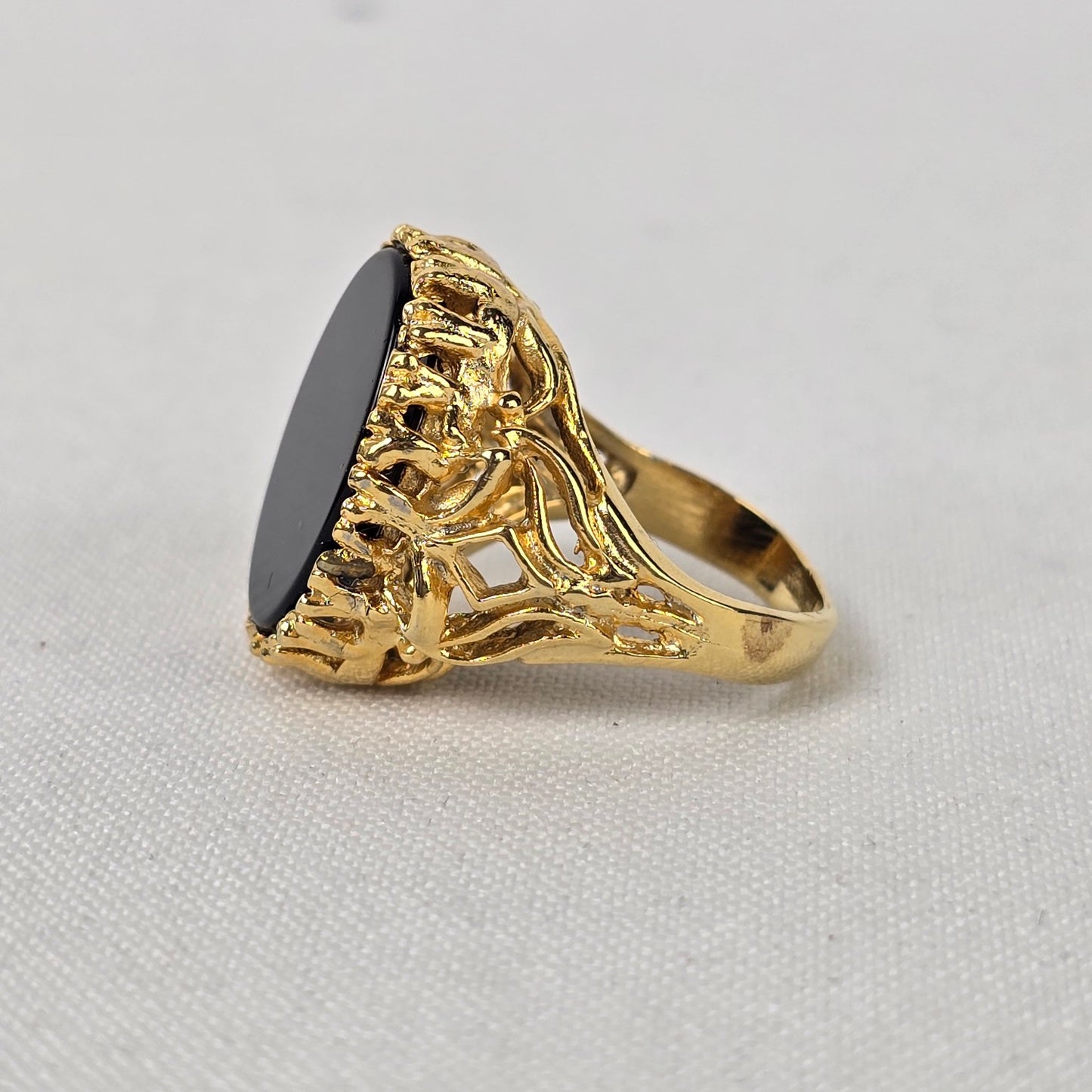 Vintage Gold Tone Black Statement Ring Size 8