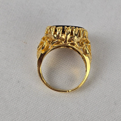 Vintage Gold Tone Black Statement Ring Size 8