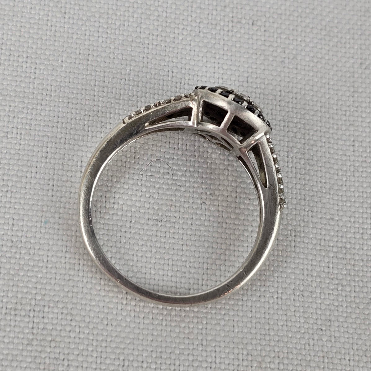 MHJ 925 Sterling Silver CZ Stone Ring Size 7.5