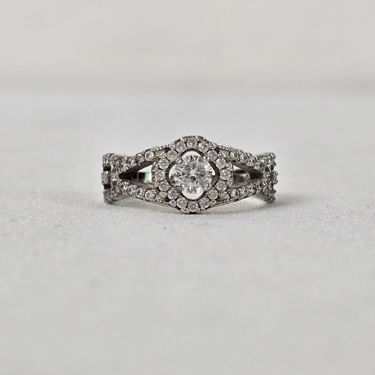 925 Sterling Silver CZ Stone Ring Size 7