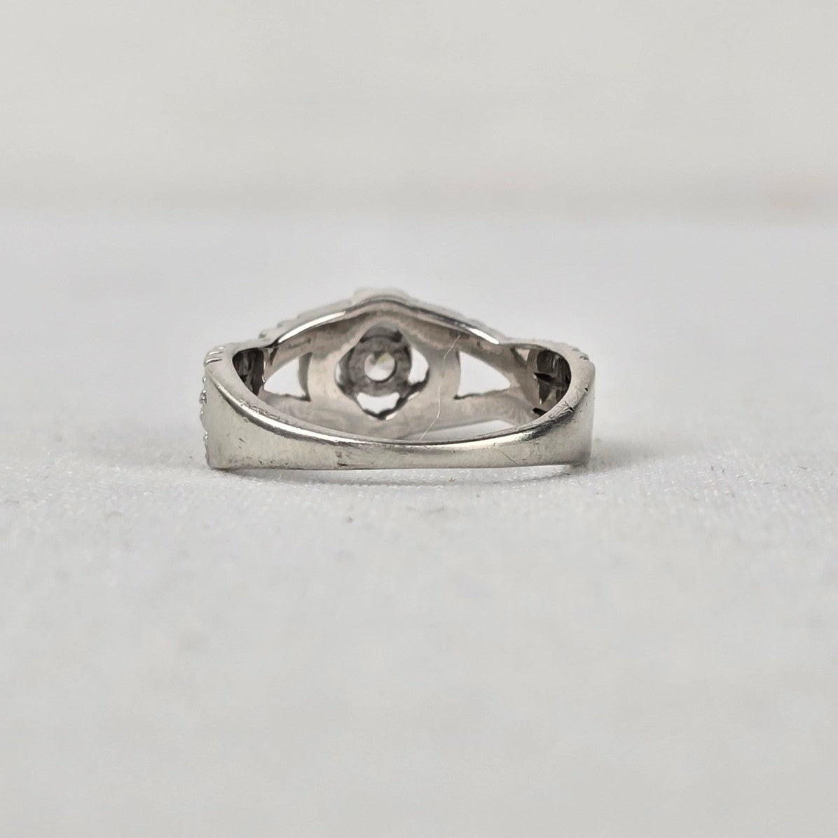 925 Sterling Silver CZ Stone Ring Size 7