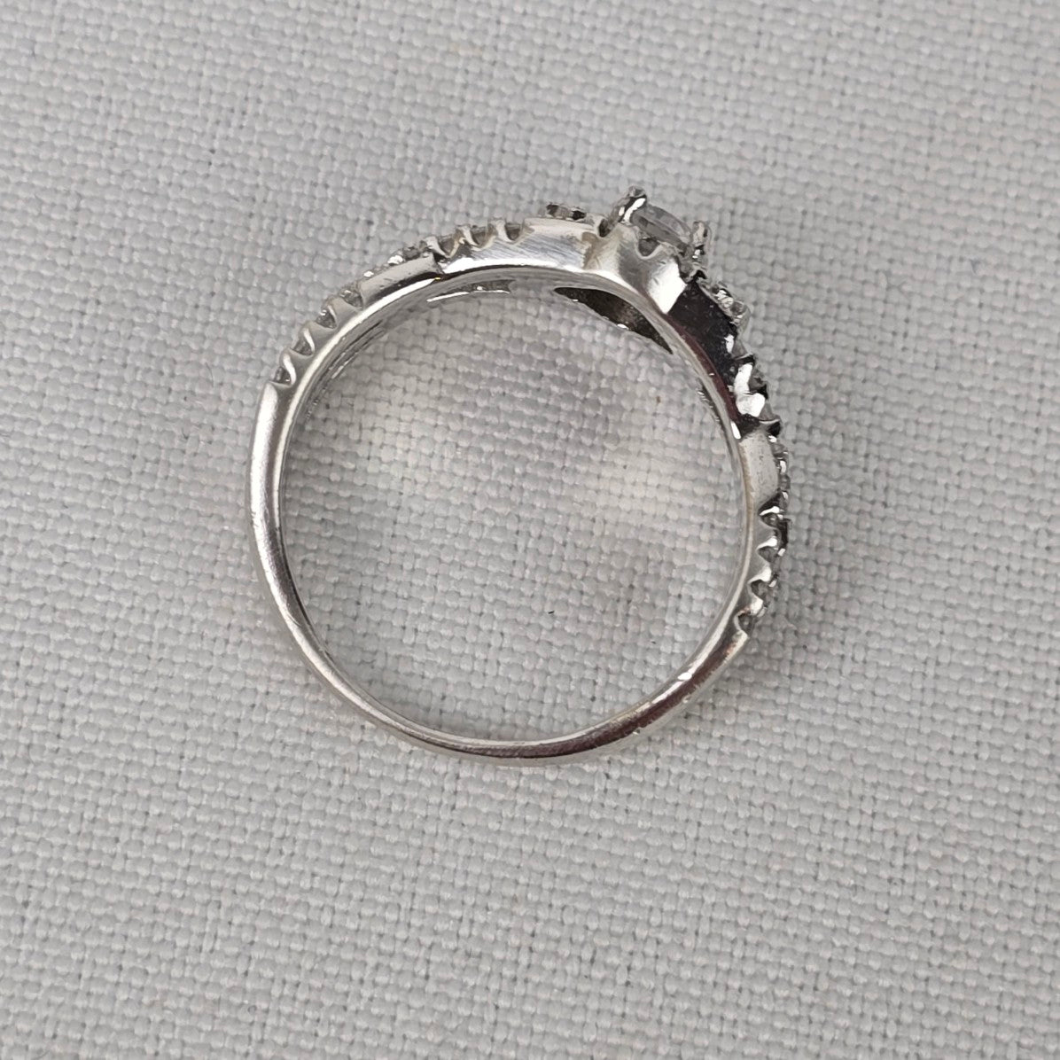 925 Sterling Silver CZ Stone Ring Size 7