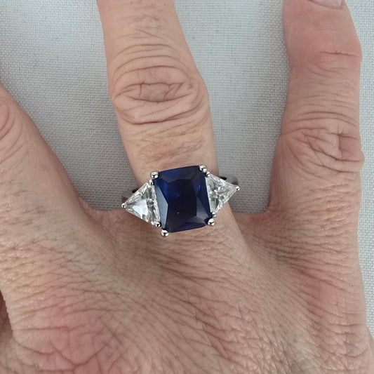 Silver Tone Blue Stone Statement Ring Size 7-9