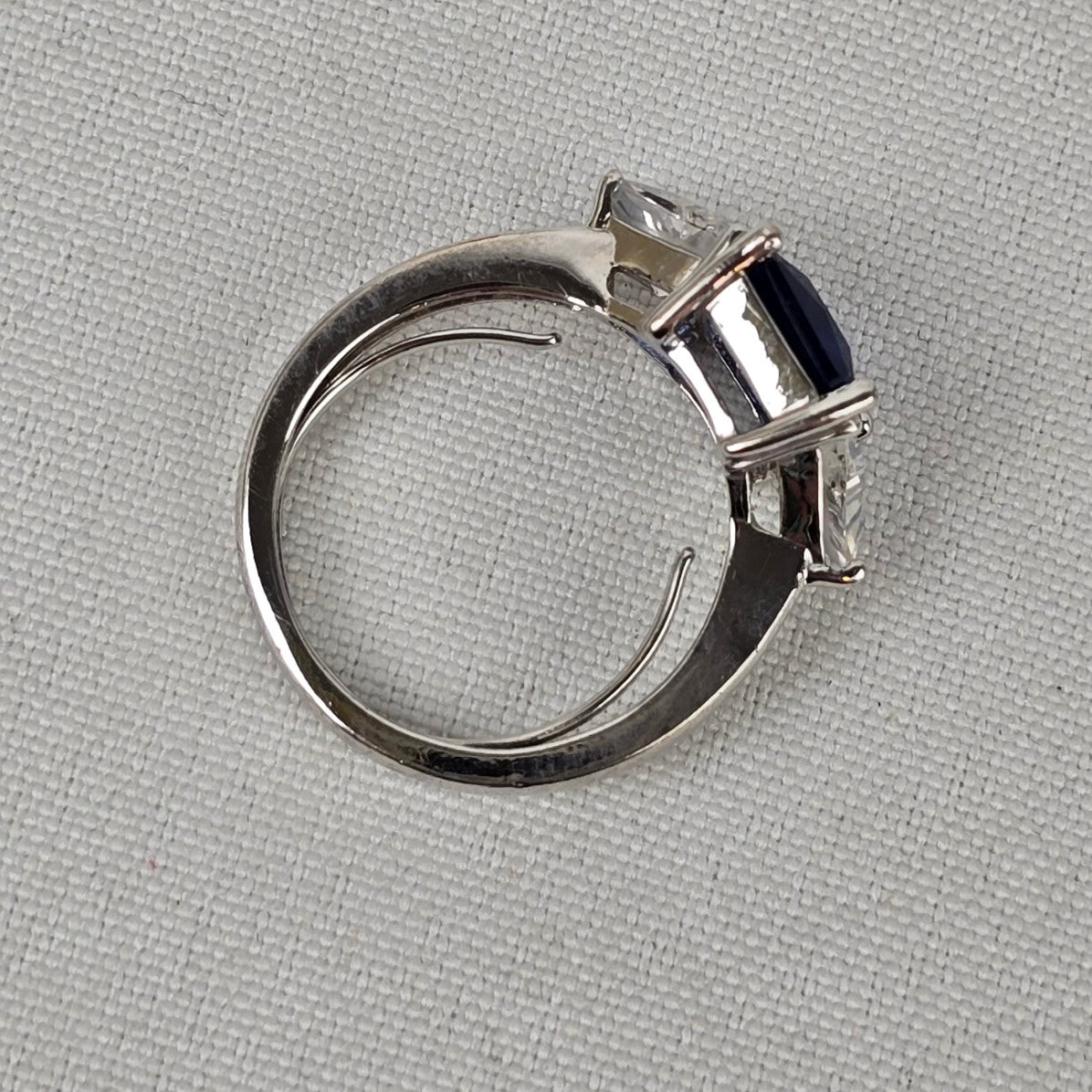 Silver Tone Blue Stone Statement Ring Size 7-9