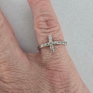 Stella & Dot 925 Sterling Silver CZ Crystal Cross Ring Size 6
