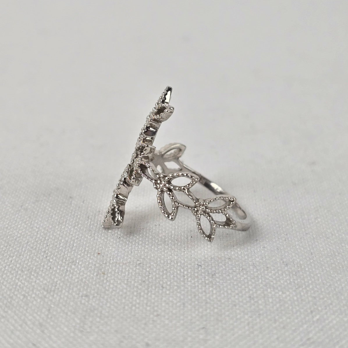 925 Sterling Silver Floral Cross Statement Ring Size 7