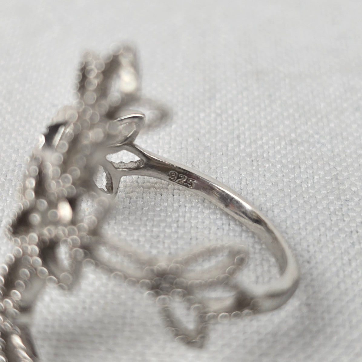 925 Sterling Silver Floral Cross Statement Ring Size 7