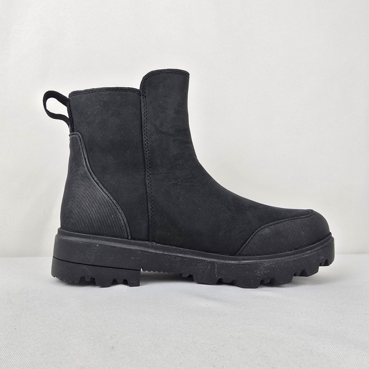 Bogs Black Holly Zip Up Leather Waterproof Ankle Boots Size 6
