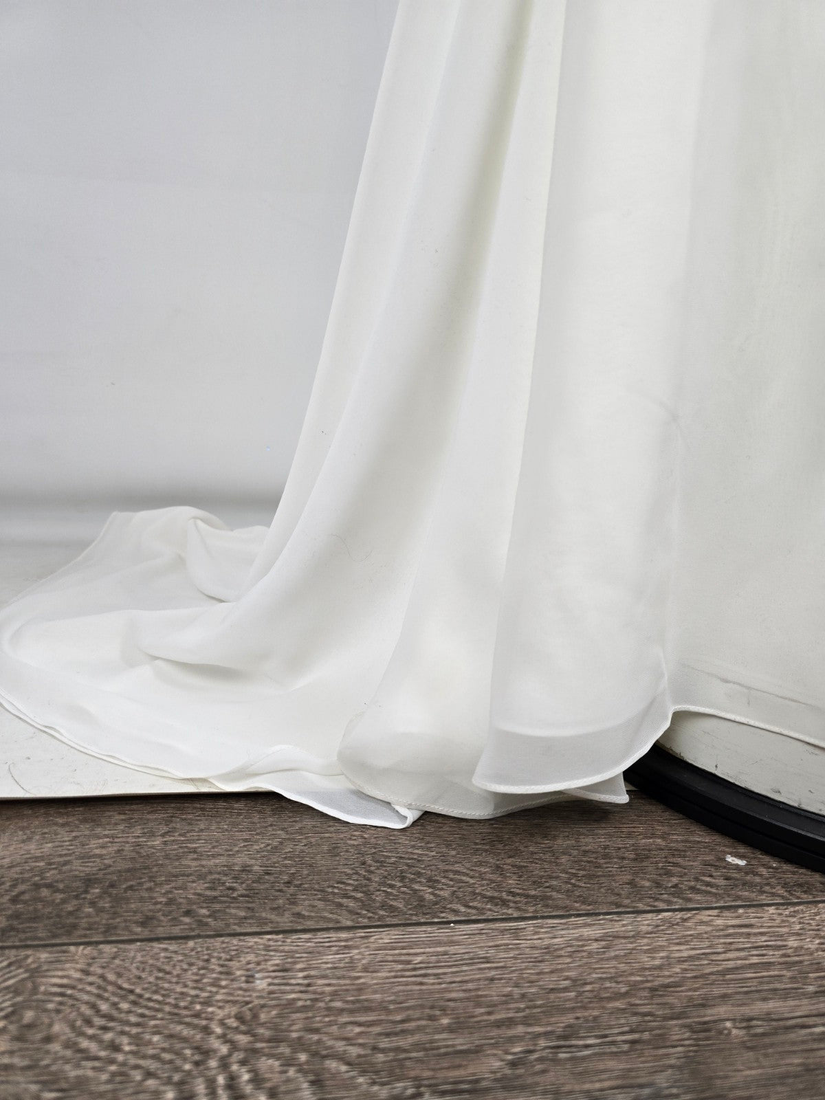 Vintage Elegance White Beaded Detail Wedding Dress Size 8