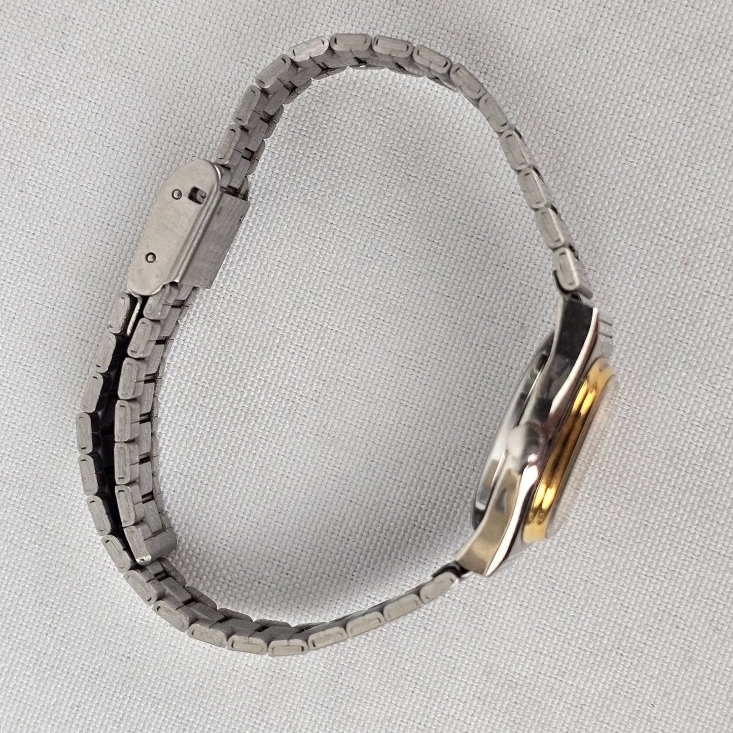 Vintage Advance Silver & Gold Tone Metal Link Watch