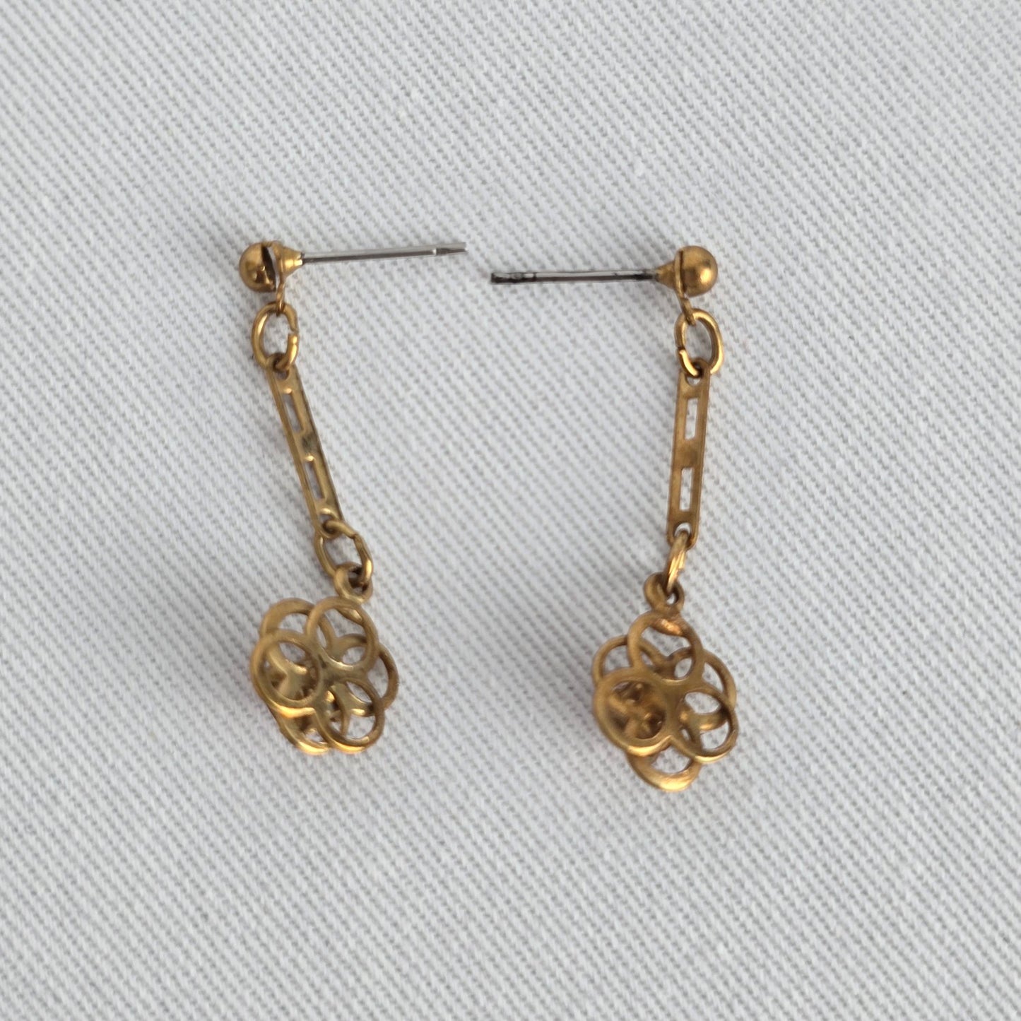 Vintage Gold Tone Red Crystal Flower Drop Earrings