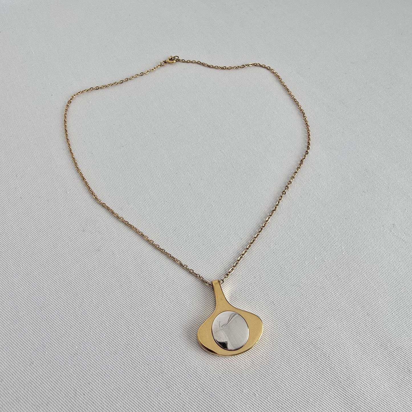 Vintage Avon 70s Teardrop Gold Tone New Dimensions Pendant Necklace
