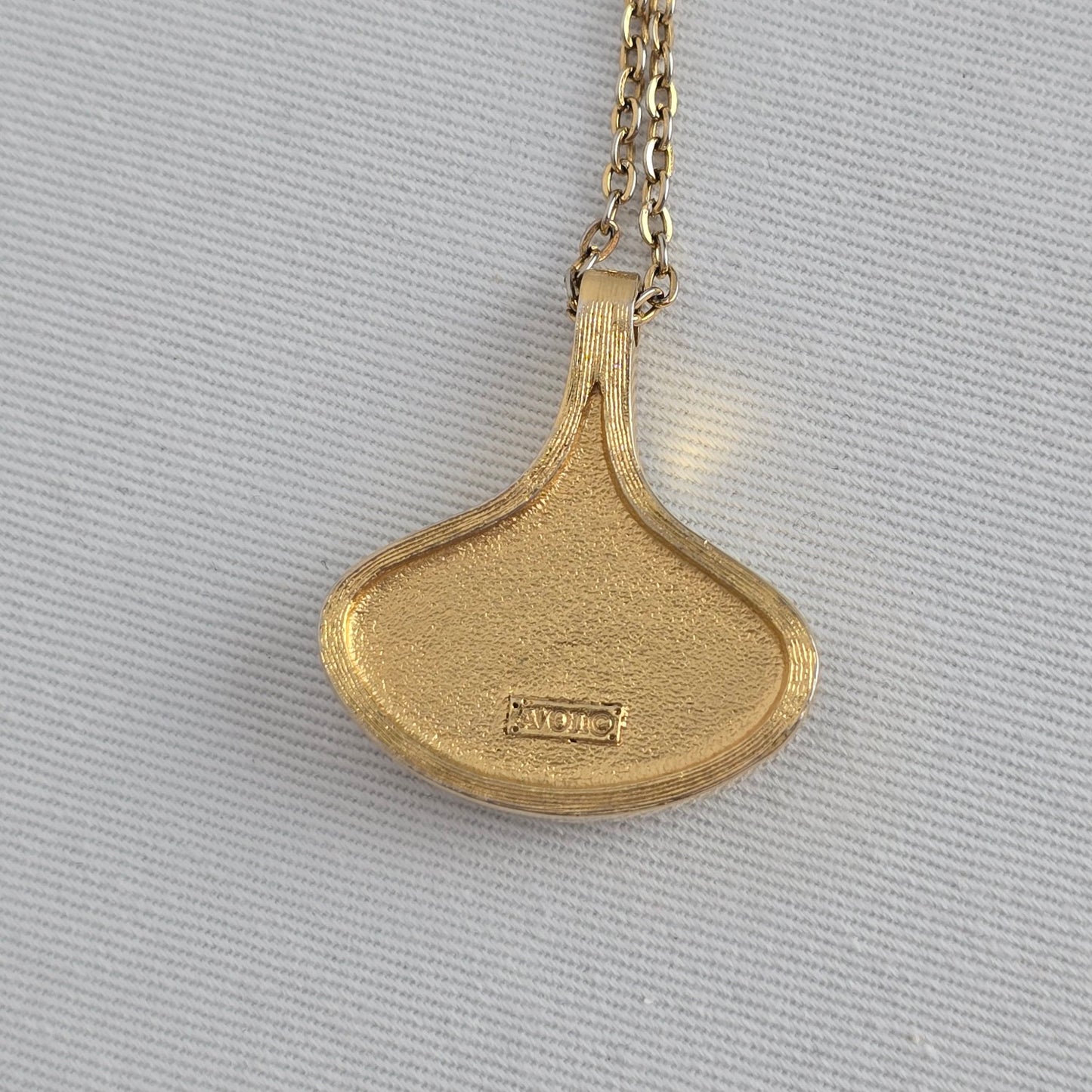 Vintage Avon 70s Teardrop Gold Tone New Dimensions Pendant Necklace
