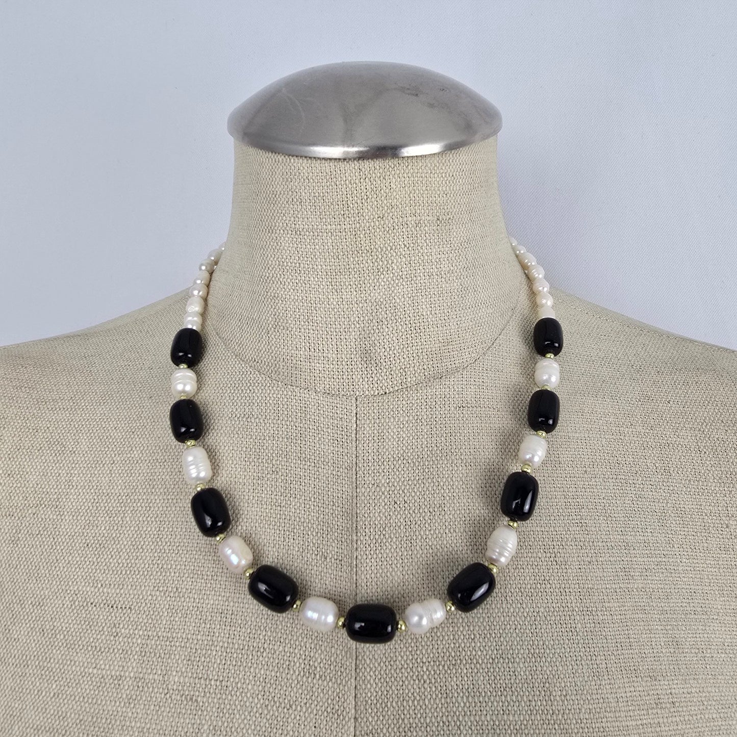 Vintage Freshwater Pearl Black Stone Beaded Necklace