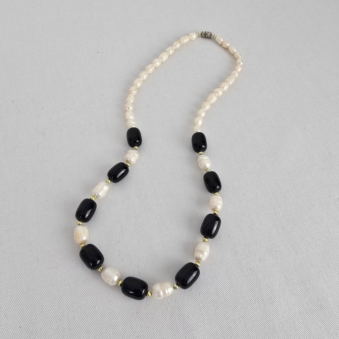 Vintage Freshwater Pearl Black Stone Beaded Necklace