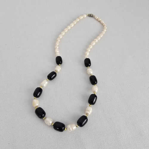 Vintage Freshwater Pearl Black Stone Beaded Necklace