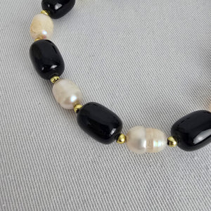 Vintage Freshwater Pearl Black Stone Beaded Necklace