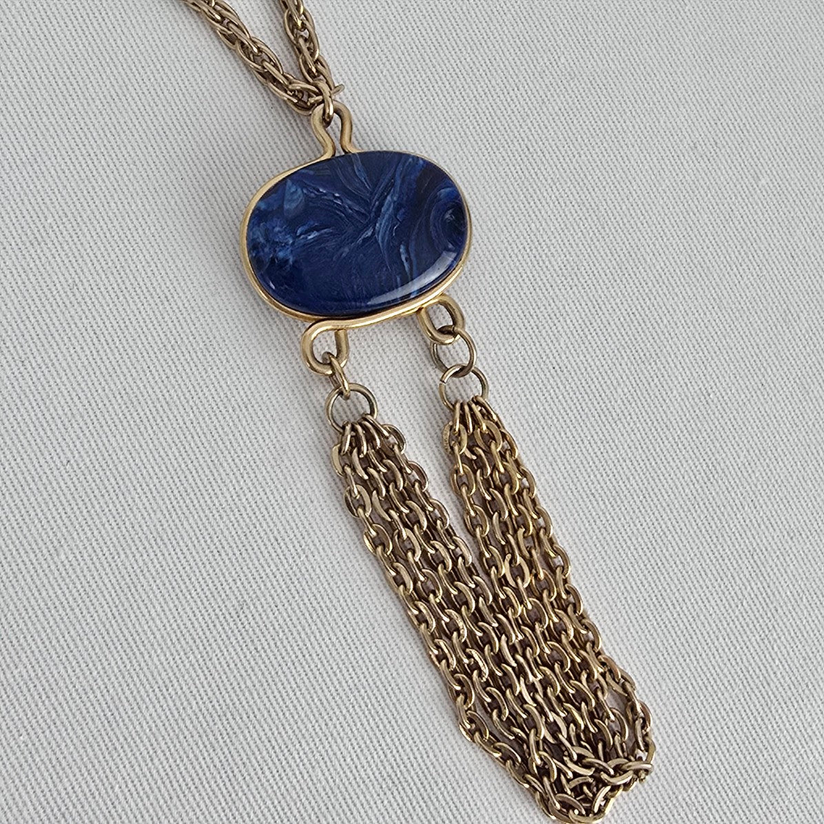 Sarah Coventry Gold Tone Marbled Blue Pendant Chain Necklace