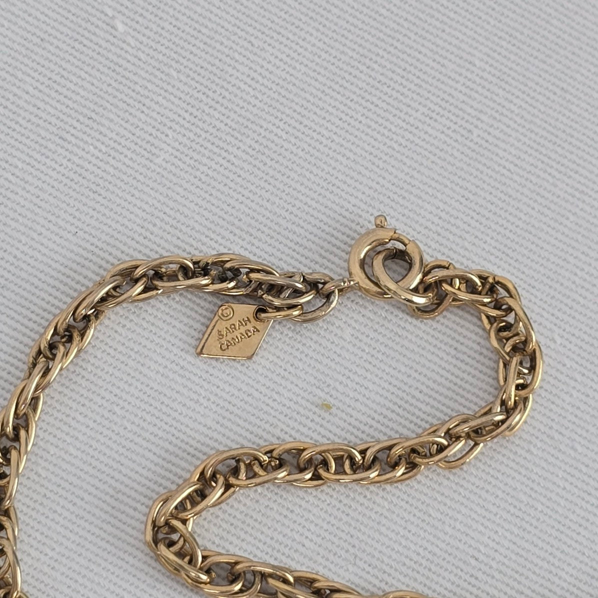 Sarah Coventry Gold Tone Marbled Blue Pendant Chain Necklace