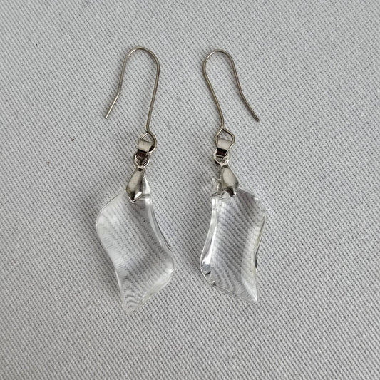 18kgp Silver Polished Glass Drop Earrings