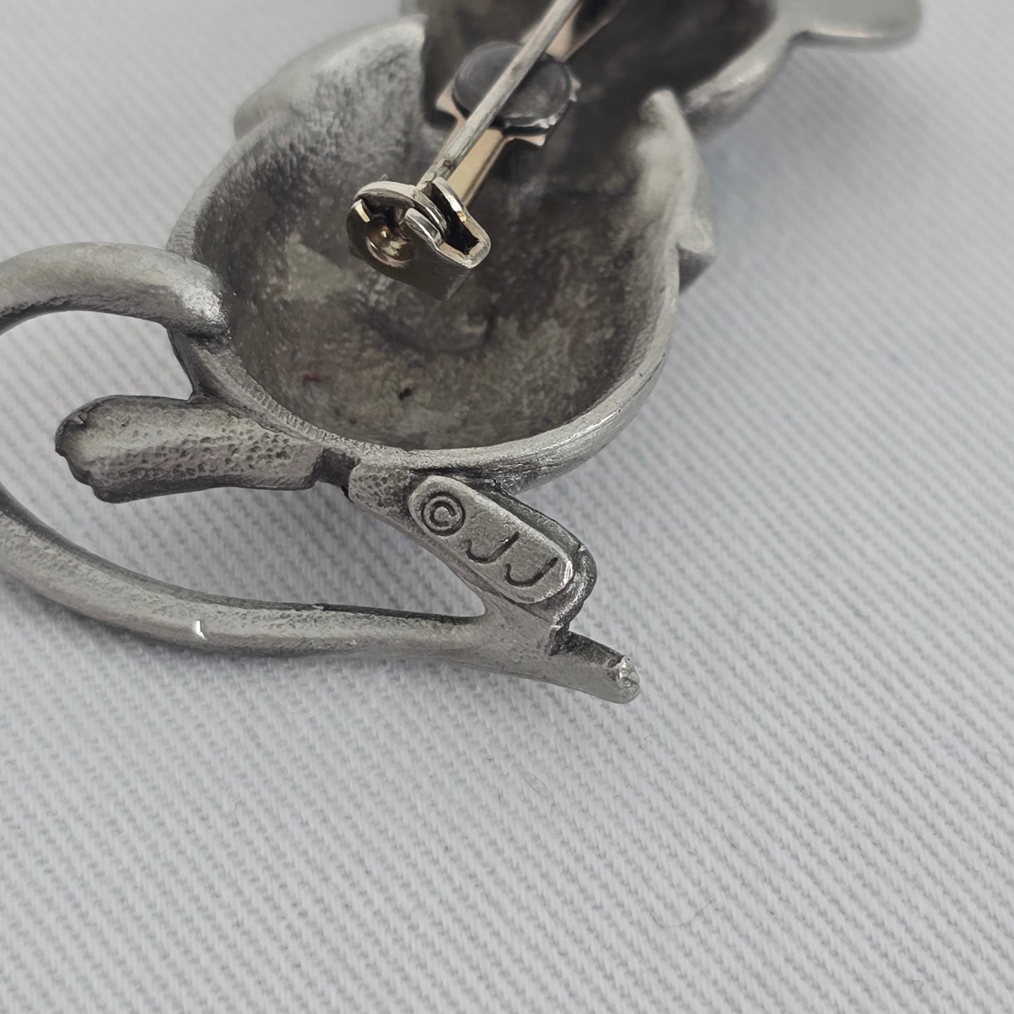 Vintage JJ Silvertone Matte Blind Mouse Brooch