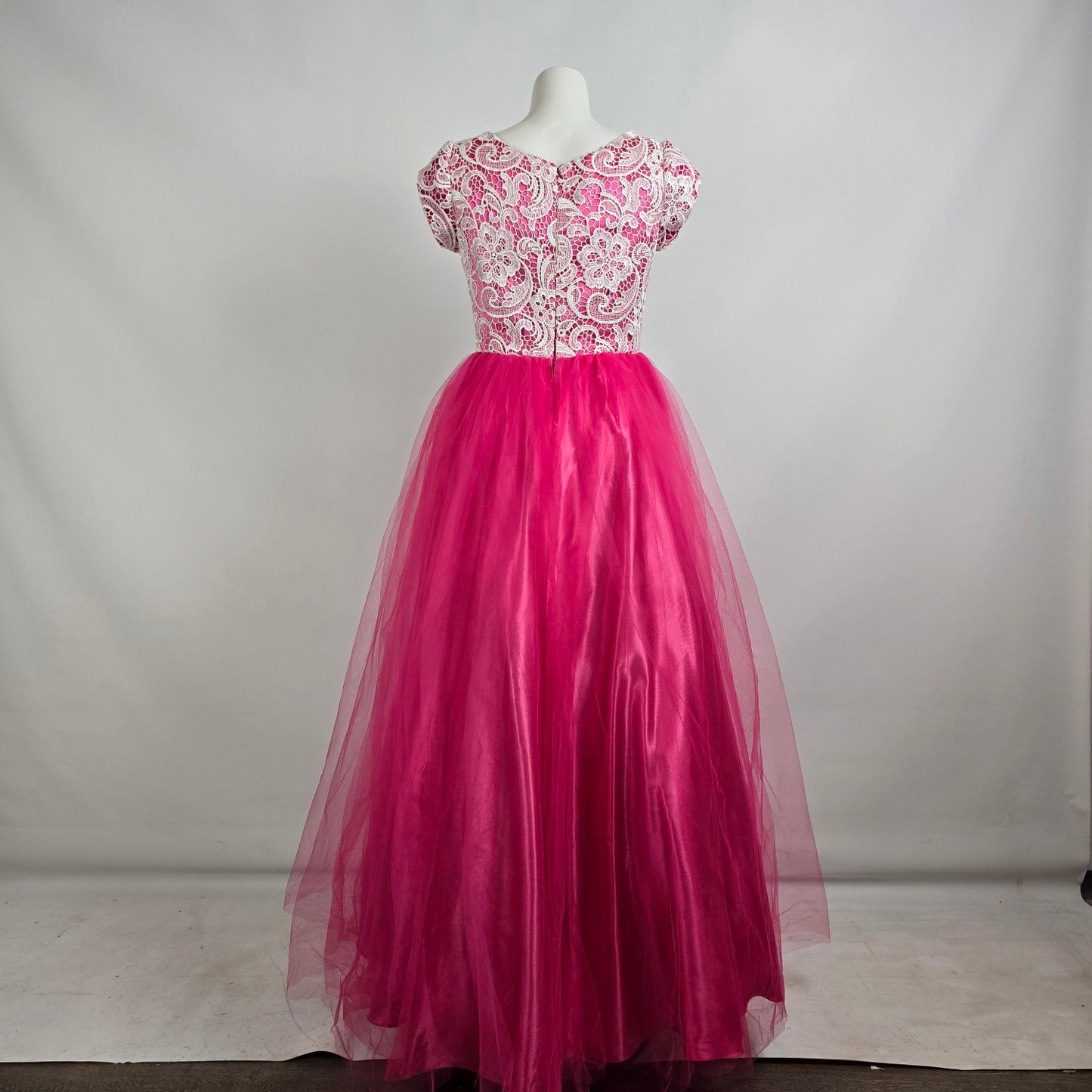 Symphony of Venus White Lace Pink Tulle Grad Gown Size S