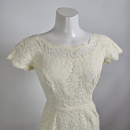 Vintage 1950s Cream Lace Wedding Gown with Detachable Train Size XS/S