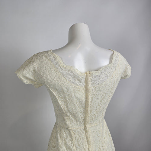Vintage 1950s Cream Lace Wedding Gown with Detachable Train Size XS/S